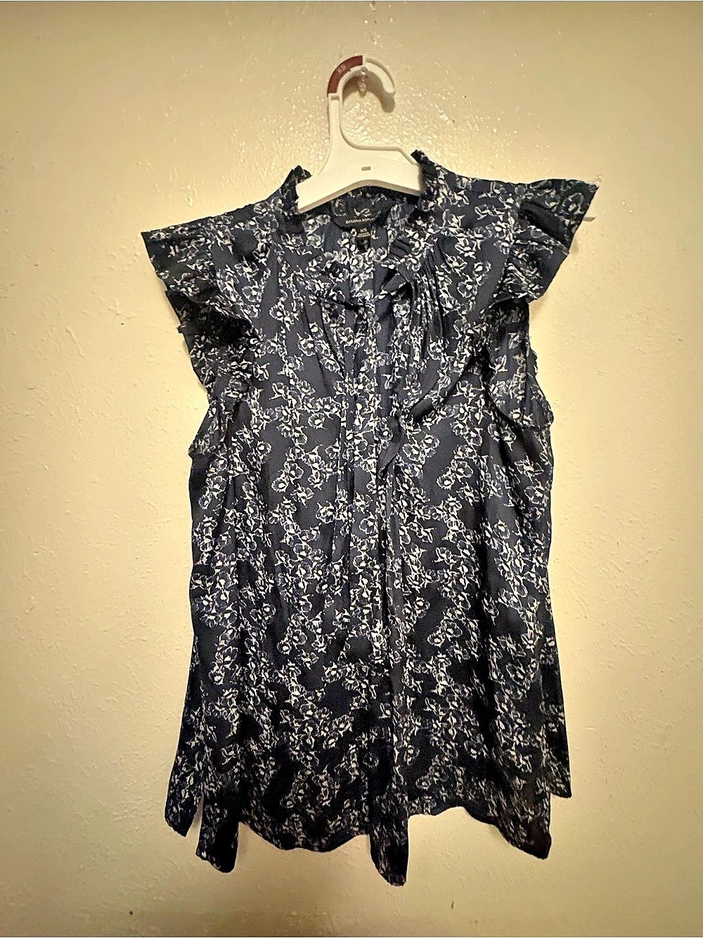 Banana Republic Floral blouse in Black & White size xs